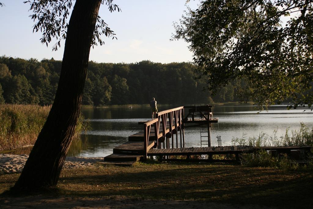 Stajnia Sarnowek Nad Jeziorem Rozany Rozajny Wielkie Екстер'єр фото